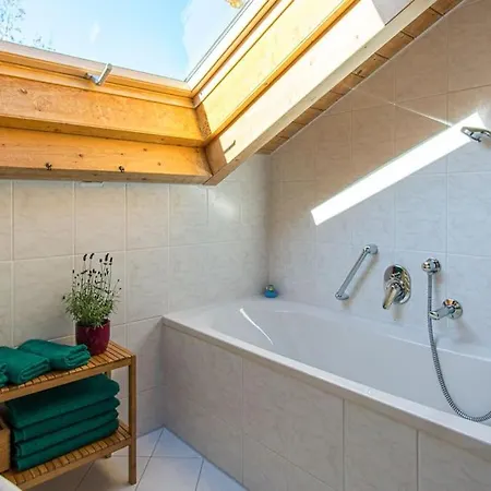 Luxury Living Near Weissensee +Balcony +Netflix Füssen Exterior foto