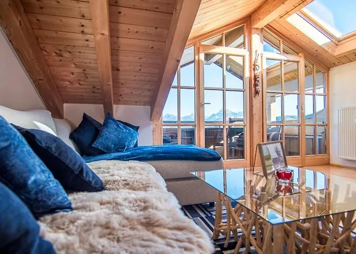 Luxury Living Near Weissensee +Balcony +Netflix