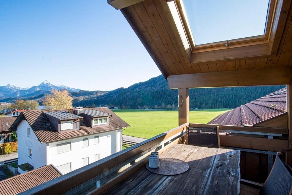 Luxury Living Near Weissensee +balcony +netflix Apartment *