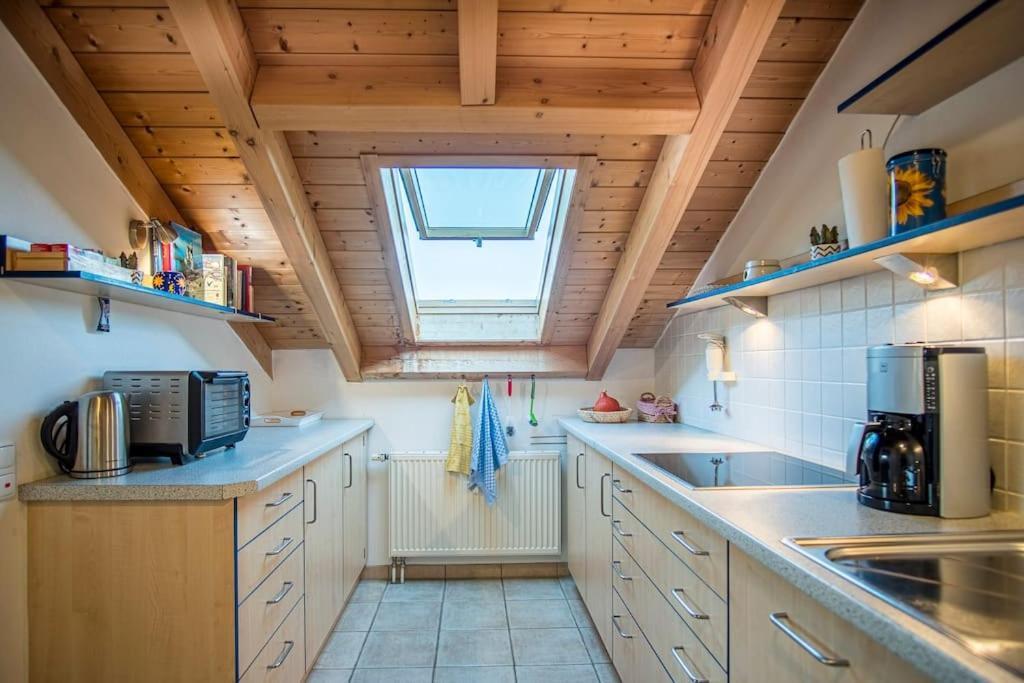 Luxury Living Near Weissensee +balcony +netflix Apartment *