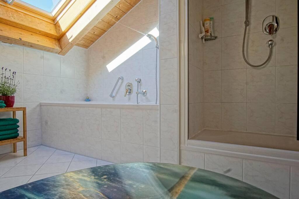 Apartment Luxury Living Near Weissensee +balcony +netflix *