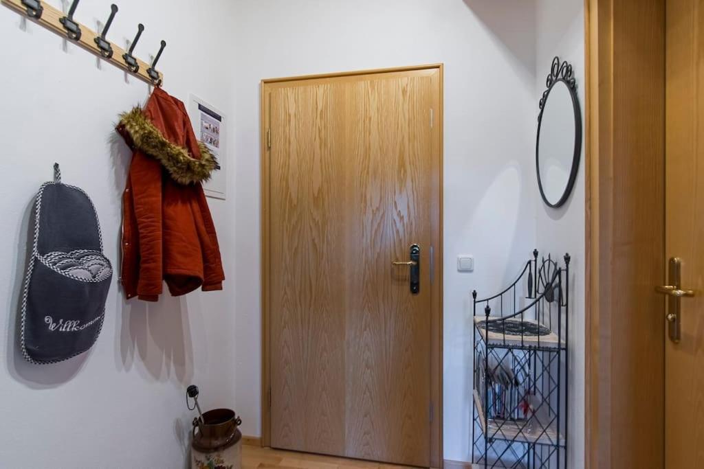 Luxury Living Near Weissensee +balcony +netflix Apartment