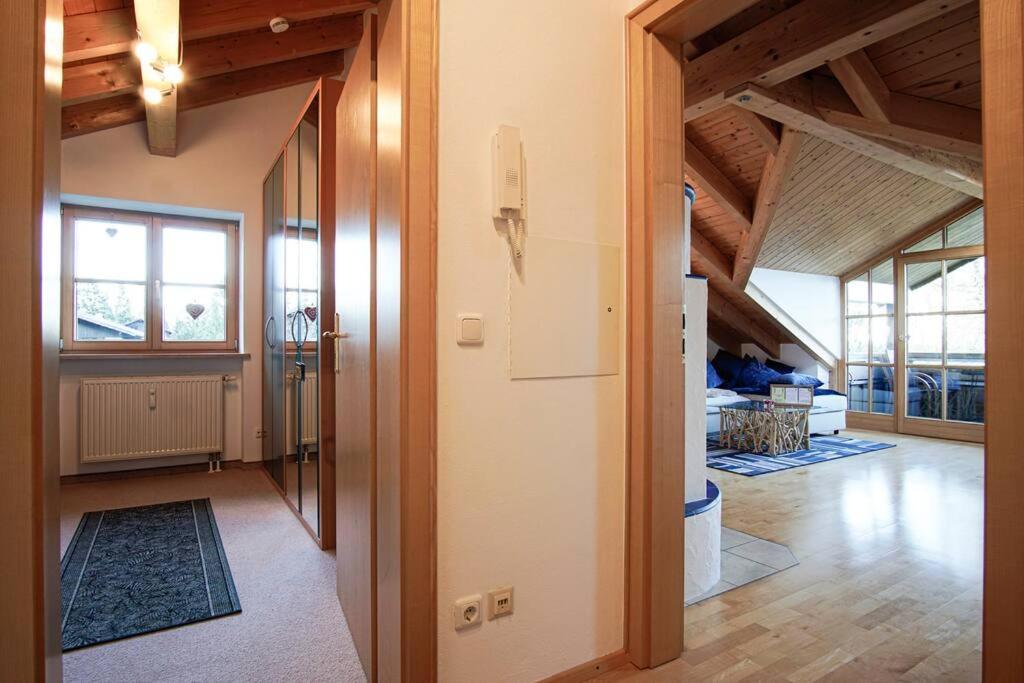 Luxury Living Near Weissensee +balcony +netflix