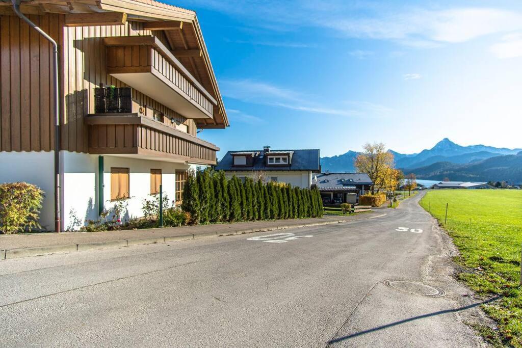 Apartment Luxury Living Near Weissensee +balcony +netflix