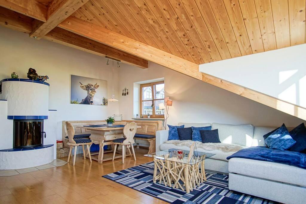 Luxury Living Near Weissensee +balcony +netflix Apartment Füssen